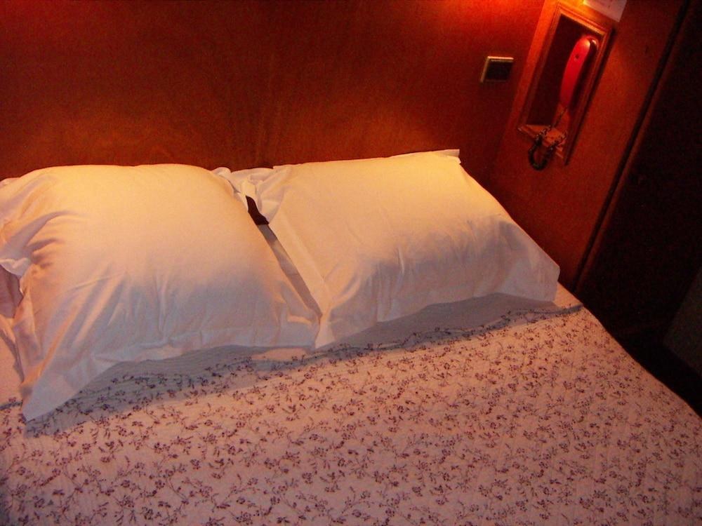 HOTEL DE BORDEAUX photo 4