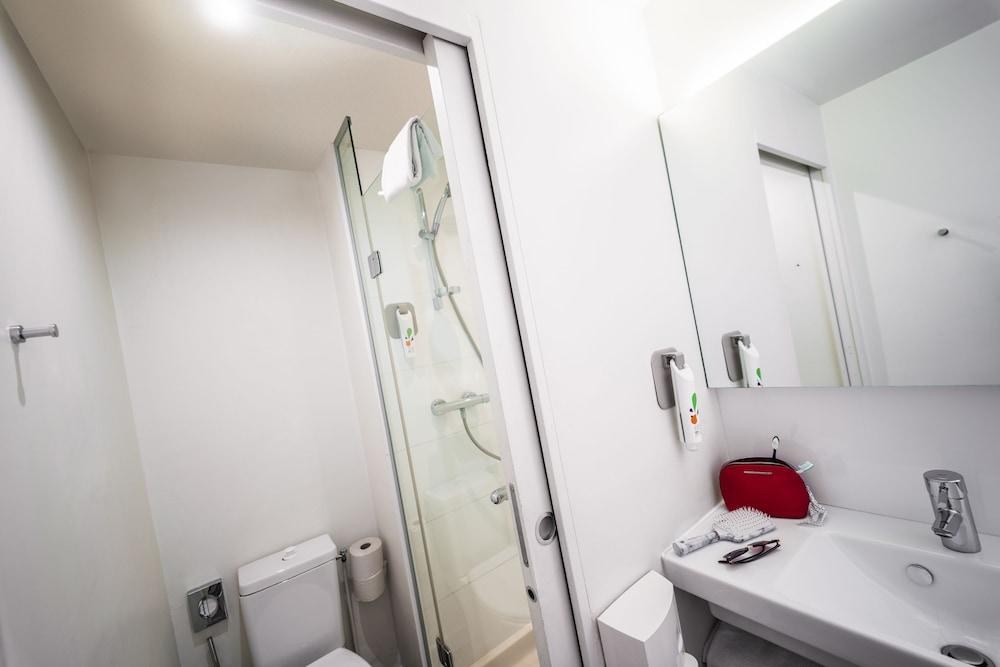 IBIS STYLES PARIS MONTMARTRE NORD photo 2