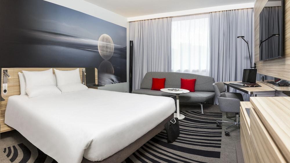 NOVOTEL LONDON CANARY WHARF photo 3