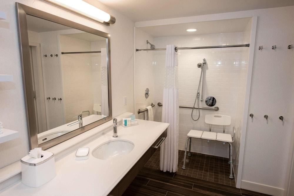 Hampton Inn Albany-Western Ave/University Area photo 2