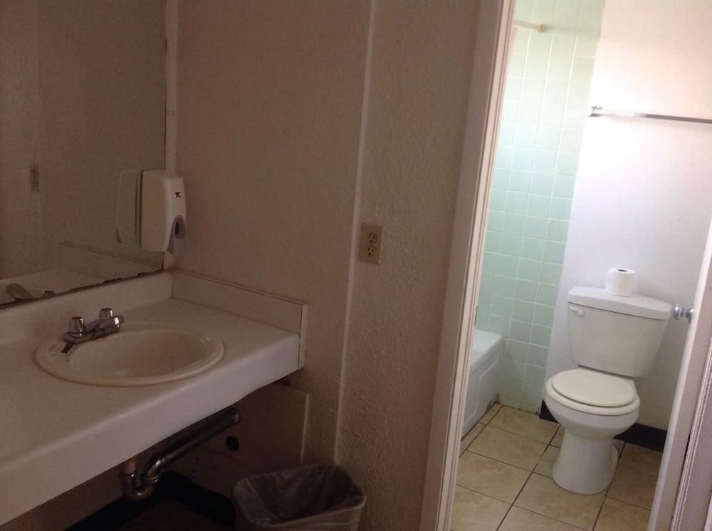 Hampton Inn & Suites Amarillo East photo 2