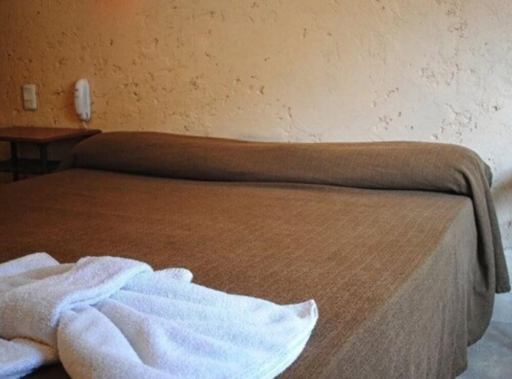 Hotel Samka photo 1