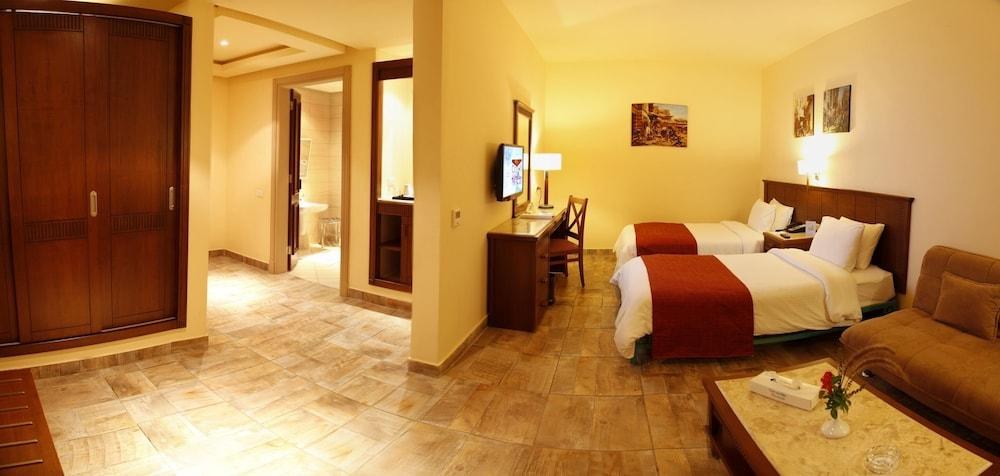 Charmillion Club Resort photo 2