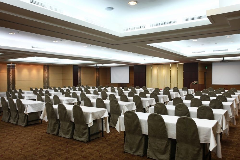 HOTEL TAINAN photo 1
