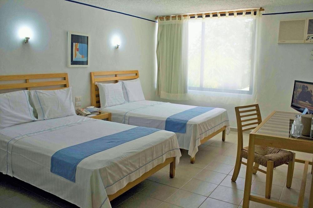 Hotel Sotavento & Yacht Club photo 2