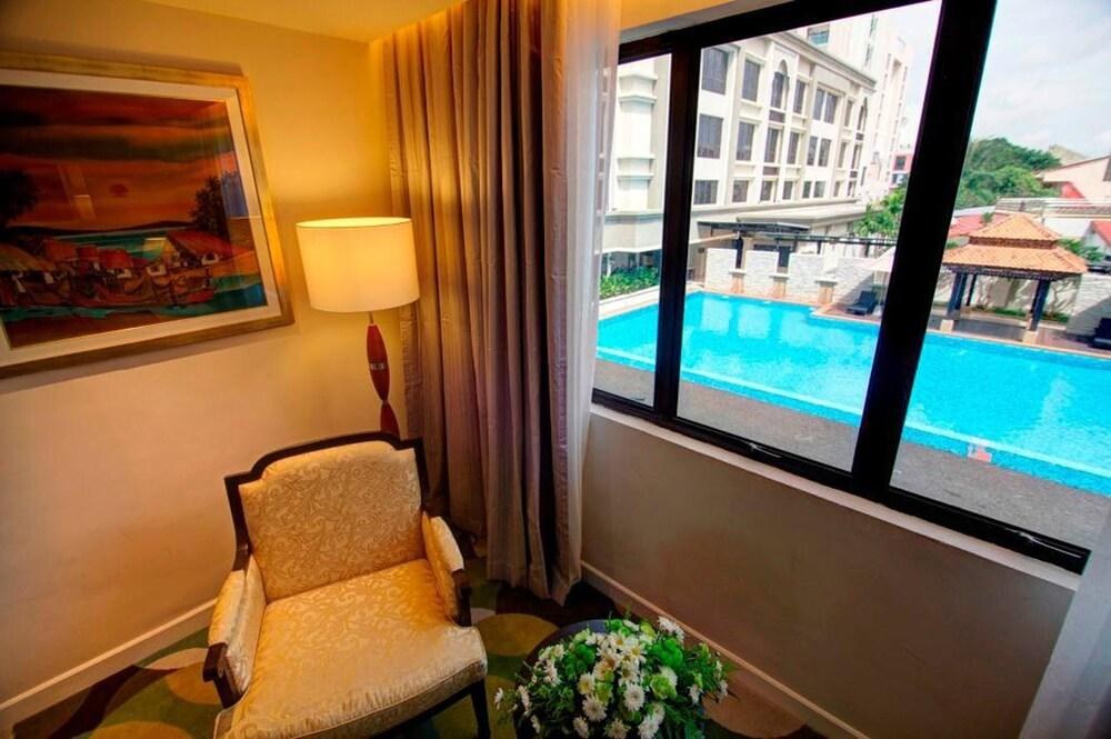 PERDANA HOTEL photo 2