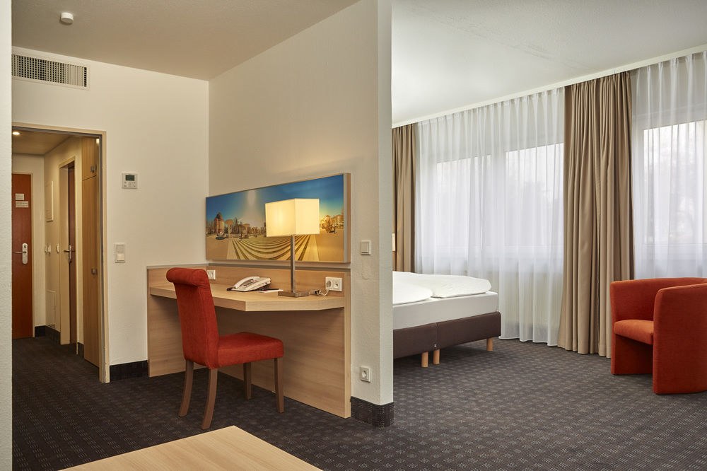 H+ HOTEL DARMSTADT photo 1