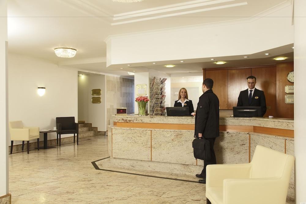 H4 HOTEL FRANKFURT MESSE photo 4