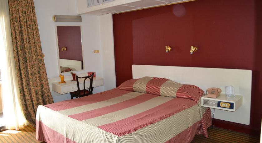 BEIRUT HOTEL photo 2
