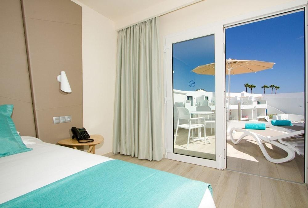 Aqua Suites photo 2