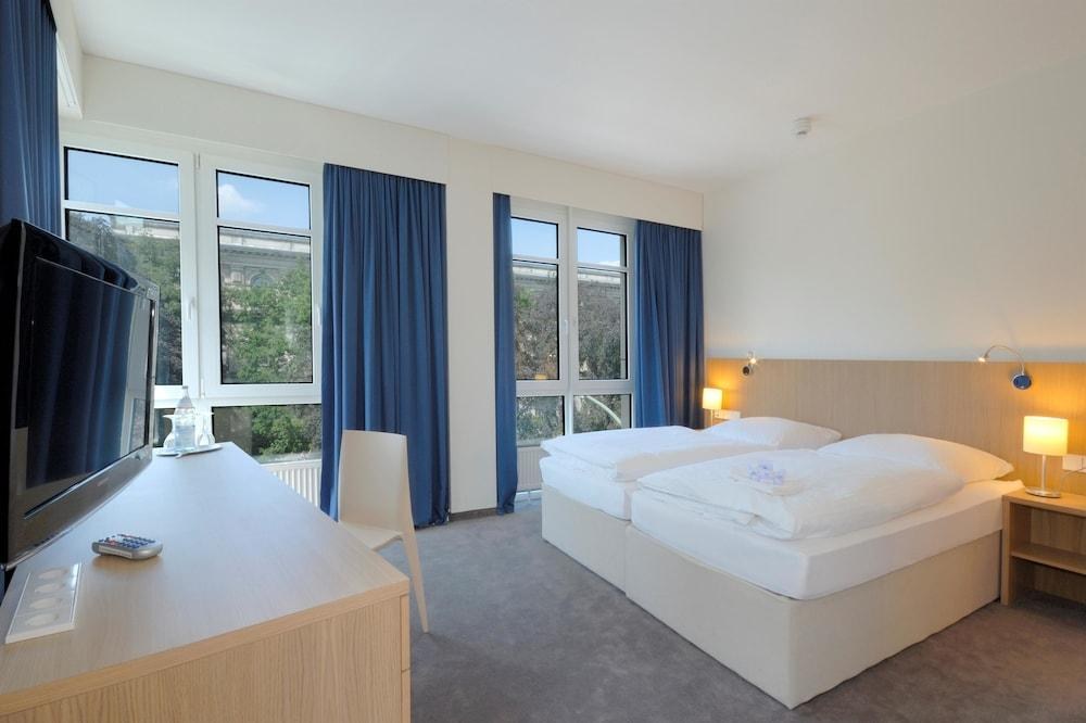 HOTEL BERLIN MITTE BY CAMPANILE photo 4