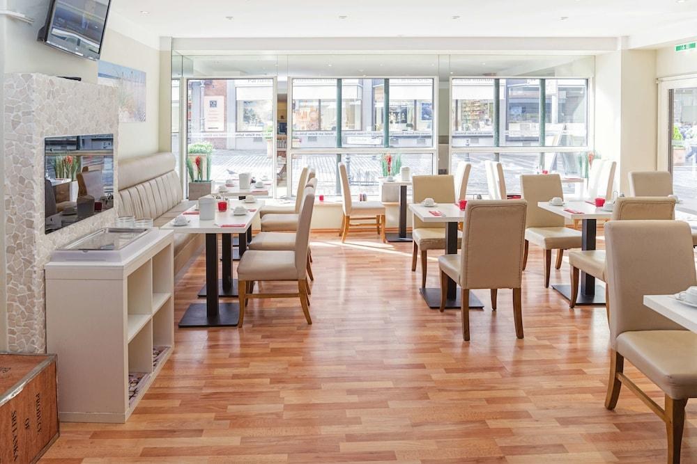 HOTEL AM KIELER SCHLOSS KIEL BY PREMIERE CLASSE photo 2