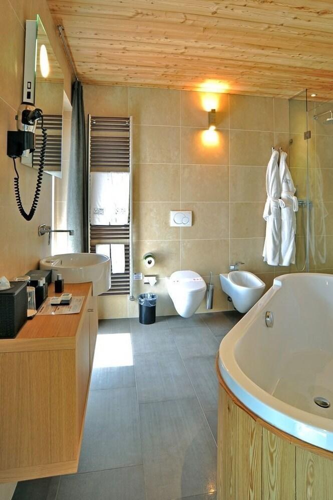 DV Chalet Boutique Hotel & Spa - Madonna di Campiglio photo 2