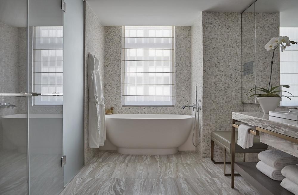 FOUR SEASONS HOTEL NEW YORK DOWNTOWN photo 3