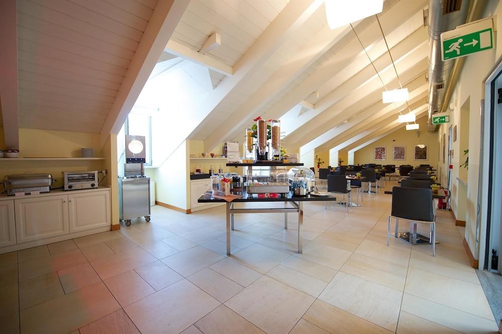 Best Western Crystal Palace Hotel photo 4