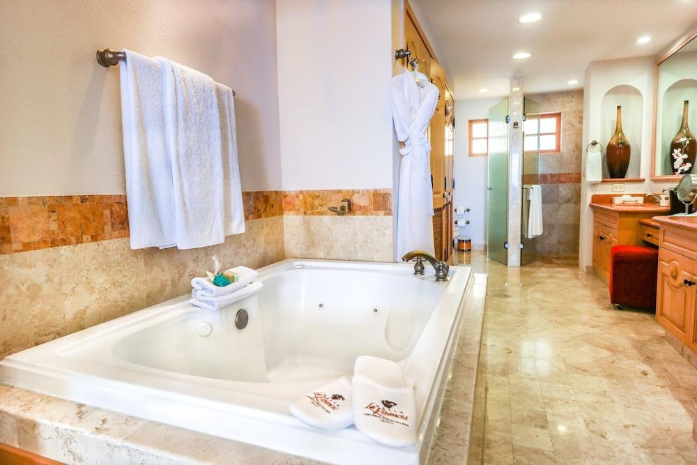 VILLA LA ESTANCIA BEACH RESORT & SPA photo 2