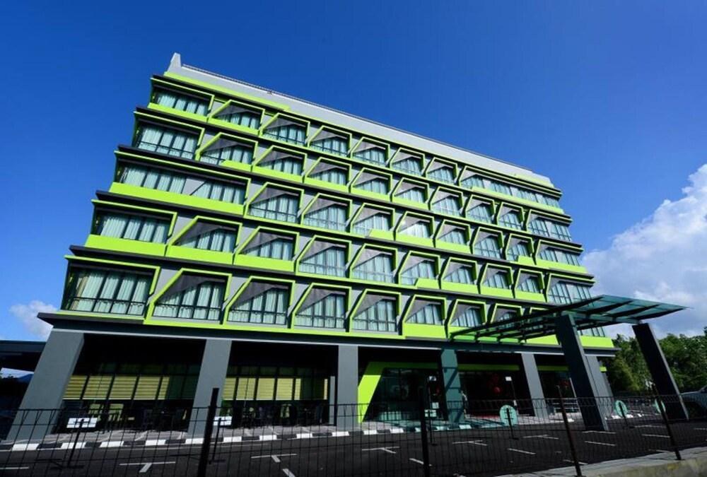 56 Hotel photo 3