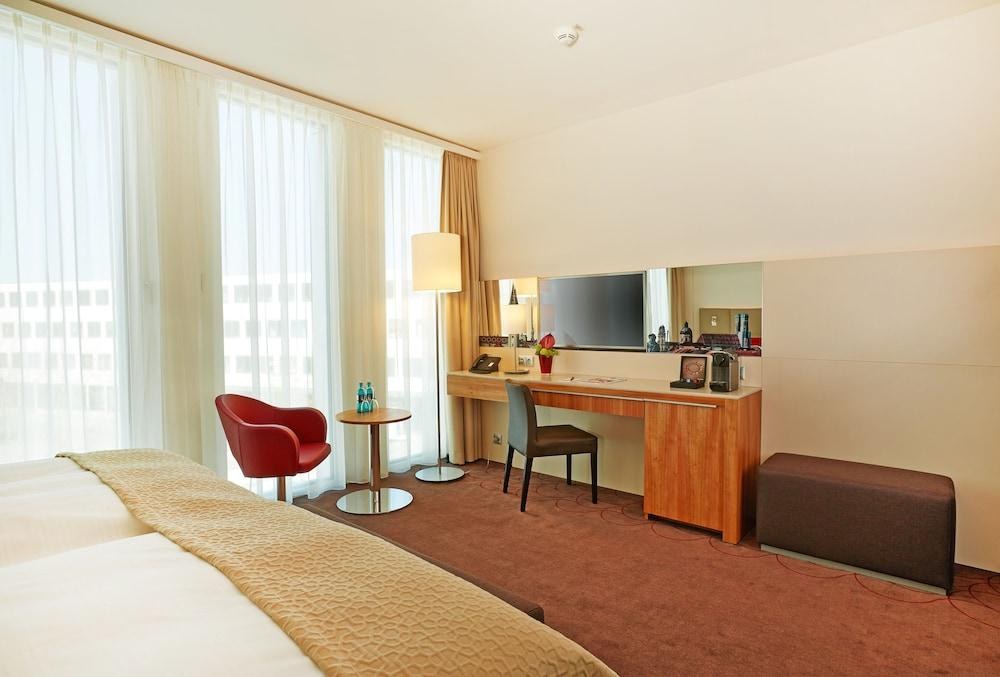 H4 HOTEL MÜNCHEN MESSE photo 2