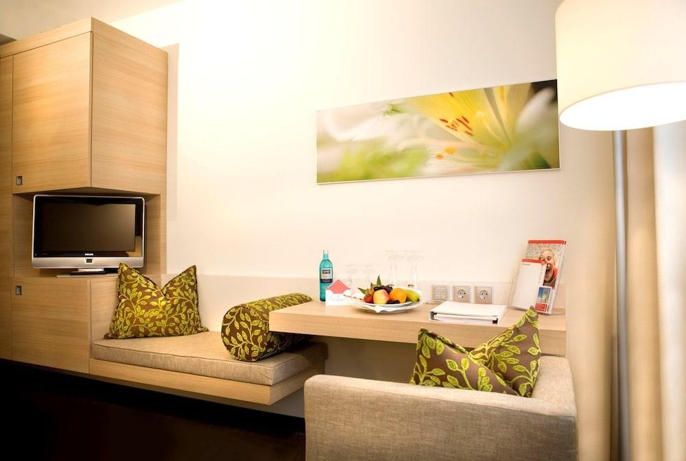 H+ HOTEL SALZBURG photo 3