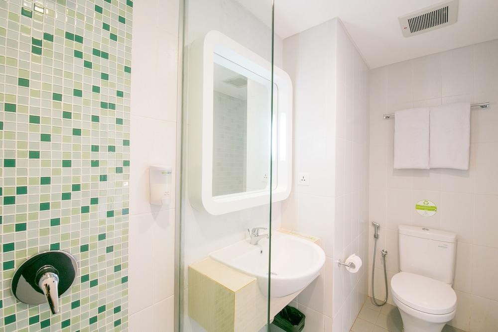 ZEST LEGIAN BY SWISS-BELHOTEL INTERNATIONAL photo 3