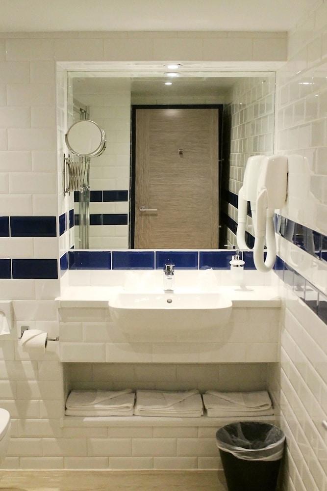Best Western Plus London Croydon Aparthotel photo 3