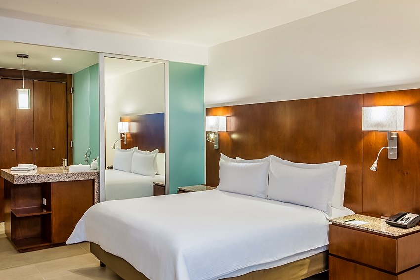 FIESTA INN PLAYA DEL CARMEN photo 2