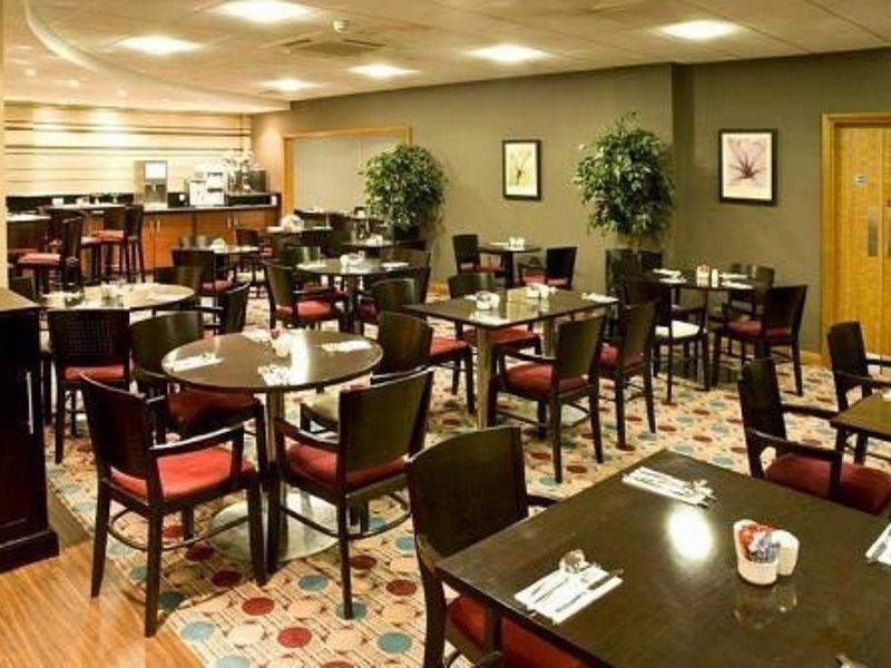 Premier Inn London City Aldgate photo 1