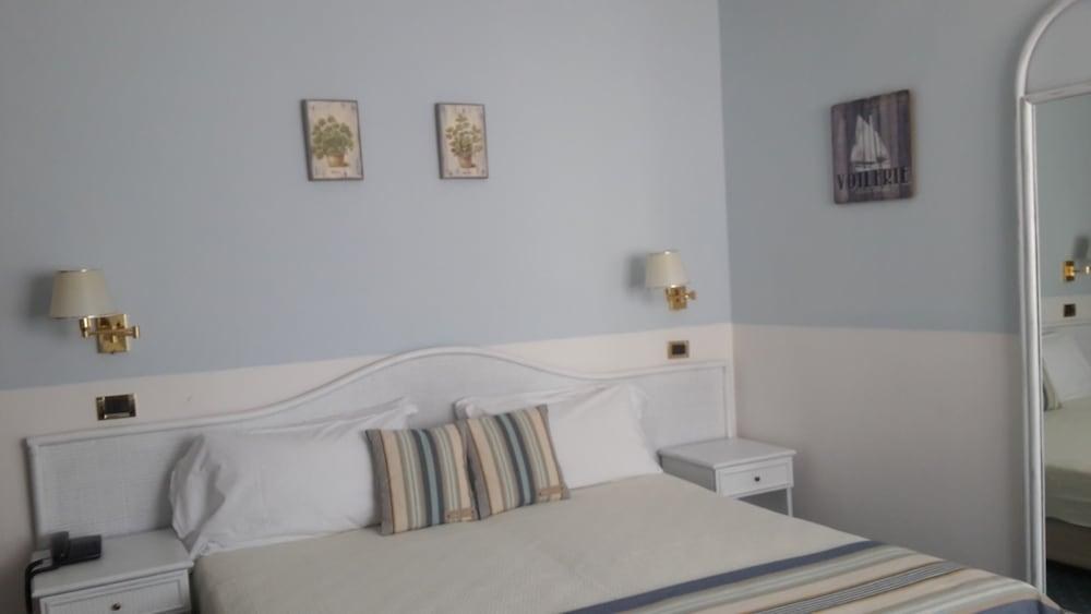 Hotel Villa Tiziana photo 2