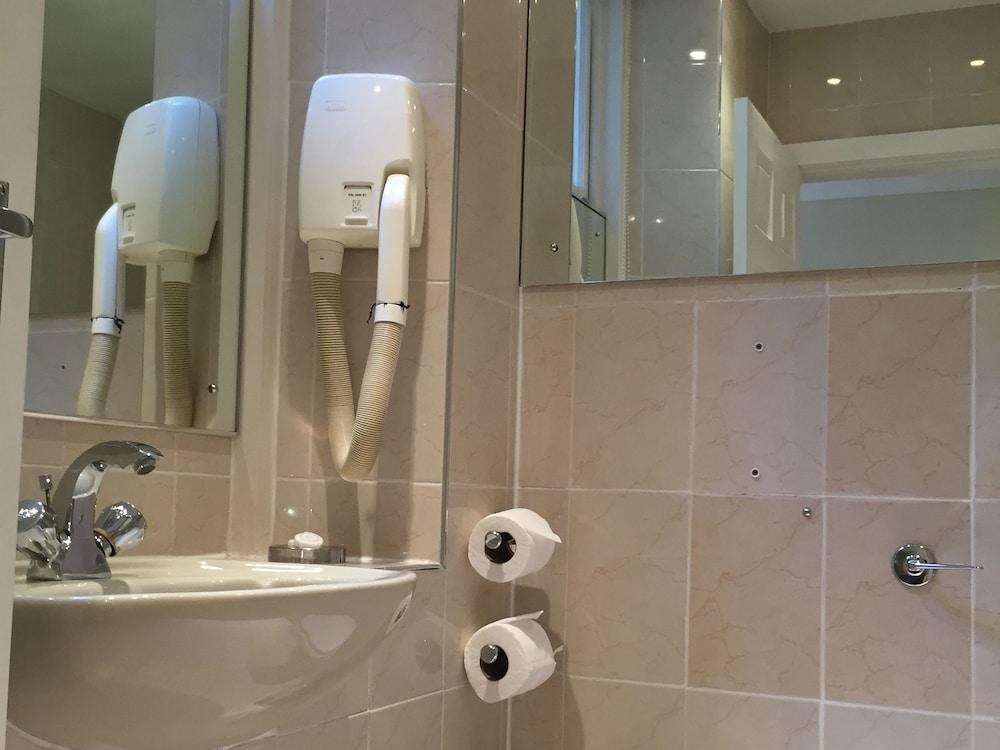 OYO Amsterdam Hotel photo 4