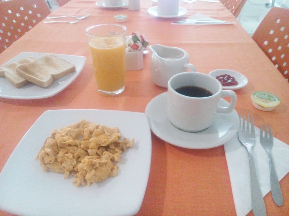 Hotel Cuarta Avenida photo 2
