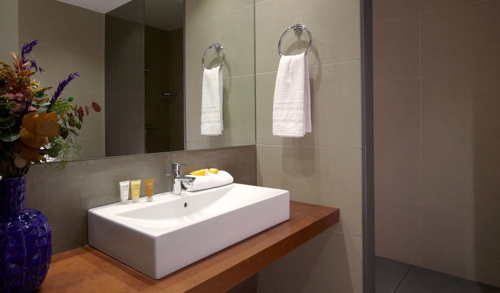 Duquesa Suites Landmark Hotel by Duquessa Hotel Collection photo 1
