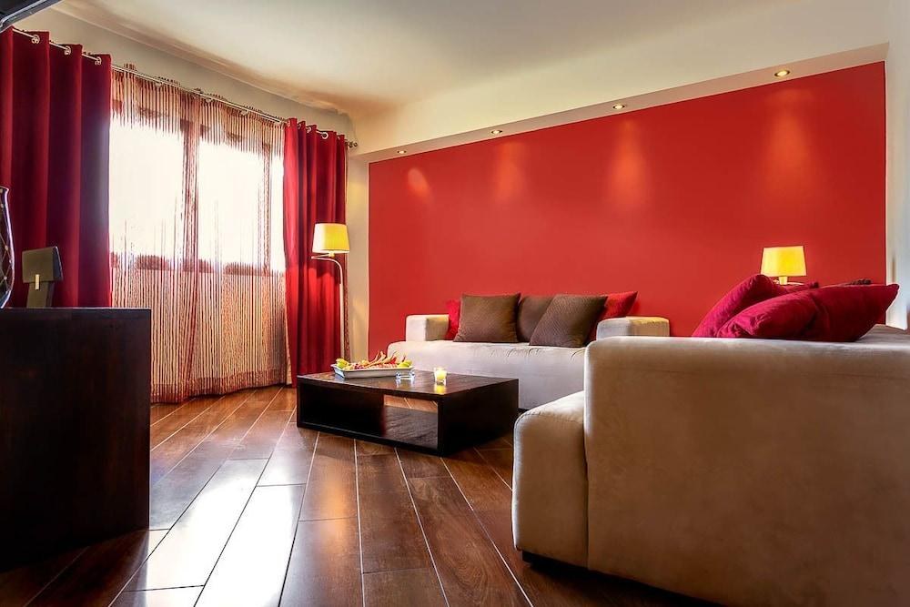 CAFE DE ROME HOTEL