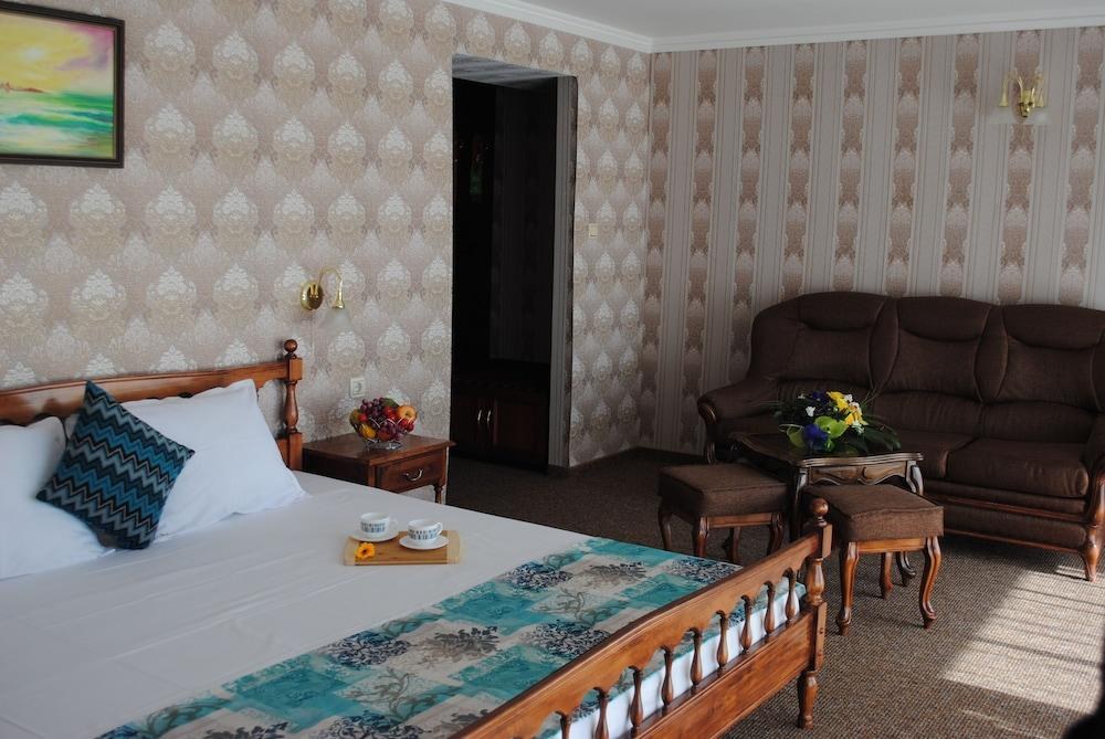 MERCURY HOTEL photo 1