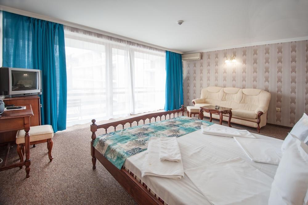 MERCURY HOTEL photo 2