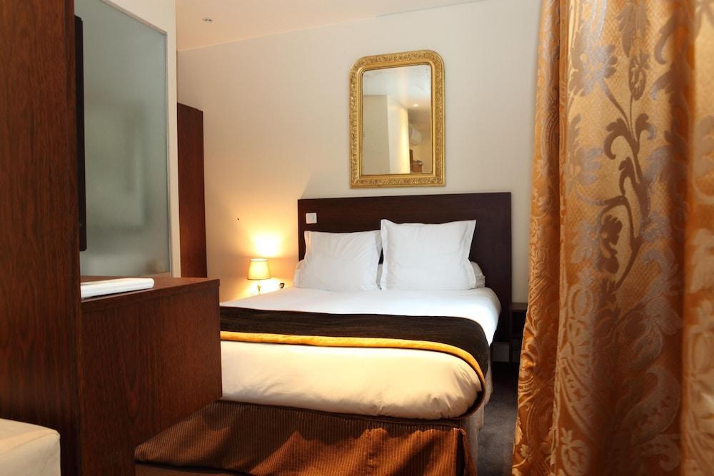 QUEENS HOTEL photo 2