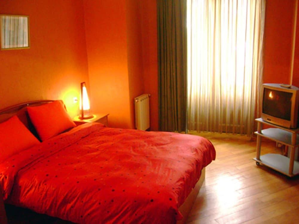 ARGO PALACE photo 2