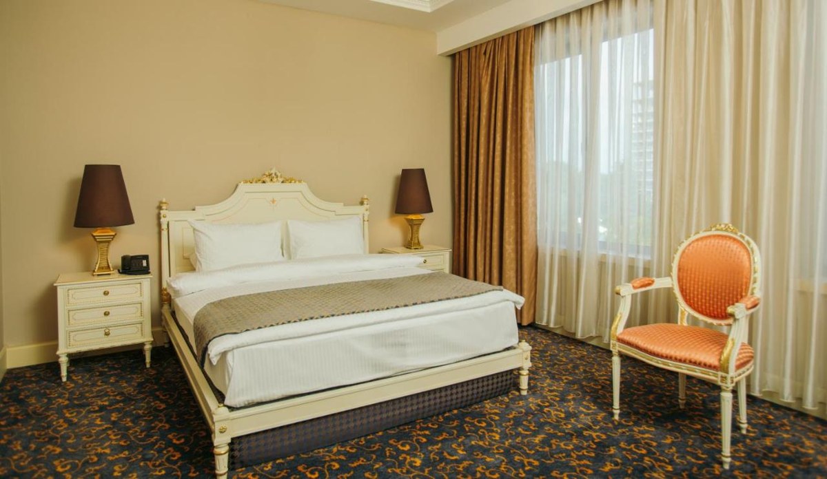 INTOURIST PALACE HOTEL & CASINO BATUMI photo 1