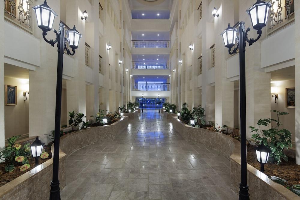 ALBA QUEEN HOTEL photo 3