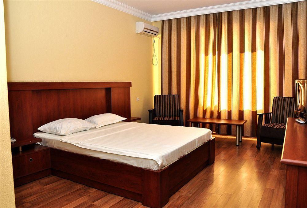 HOTEL GOLDEN PALACE