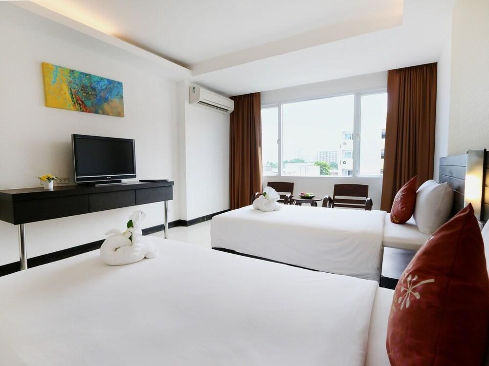 BARON BEACH HOTEL photo 3