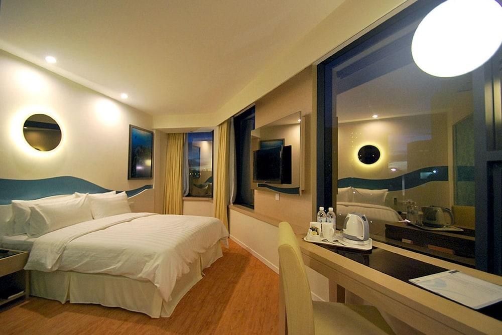 OCEANIA HOTEL photo 2