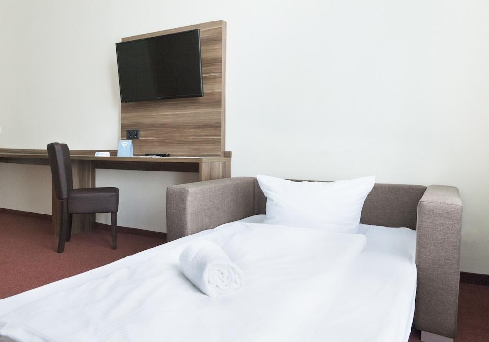 IBB Blue Hotel Berlin-Airport photo 2