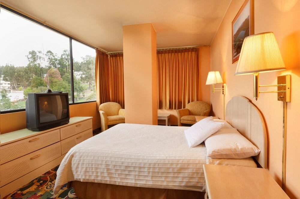 Stanford Suites Hotel photo 4