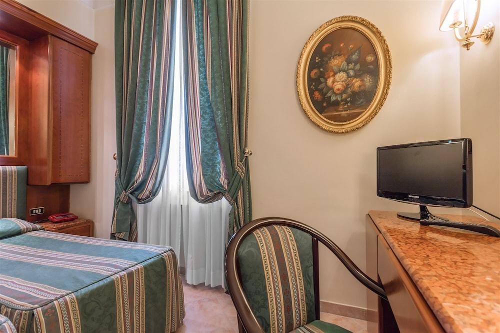 Raeli Hotel Floridia photo 2