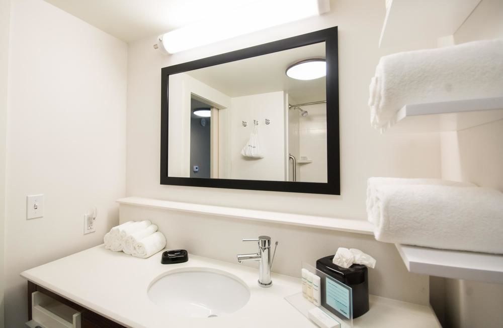 HAMPTON INN & SUITES SEAWORLD