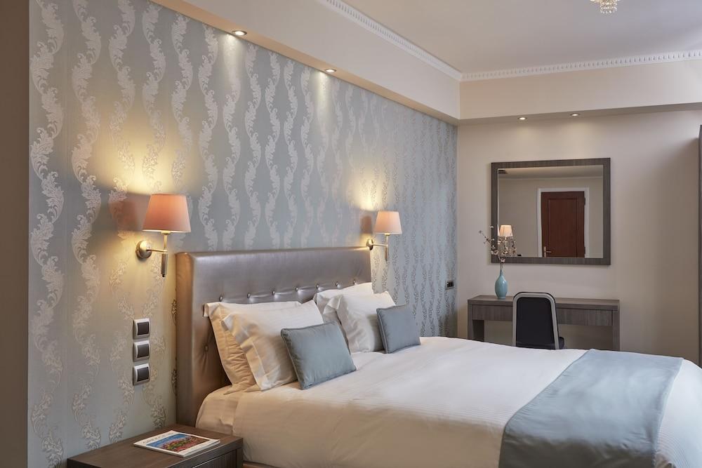 AVA HOTEL AND SUITES photo 4