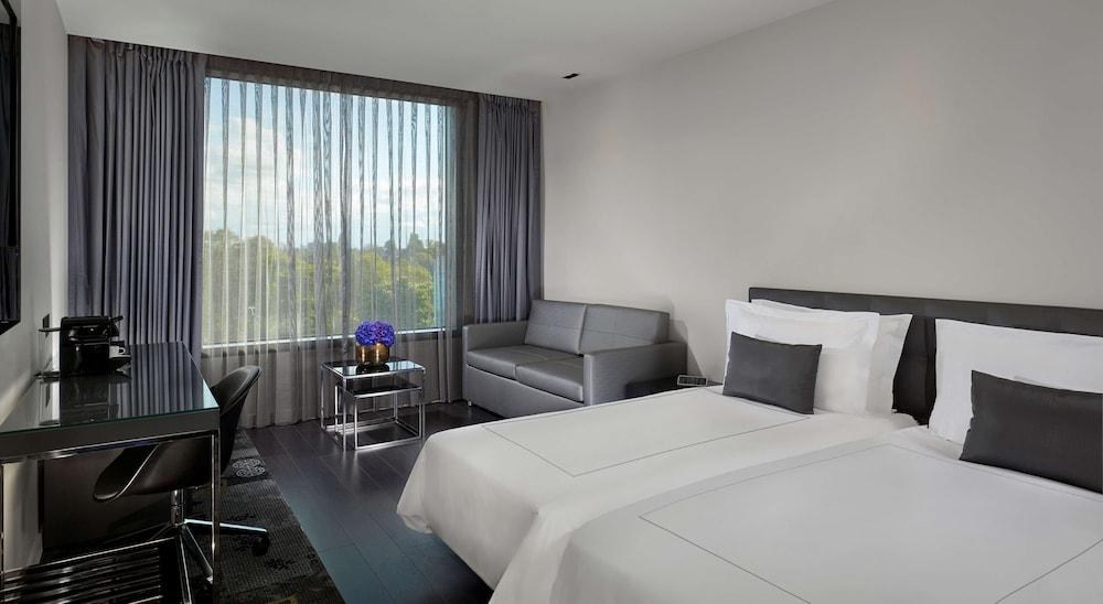 PARK PLAZA LONDON PARK ROYAL photo 2