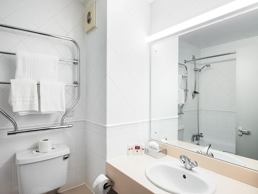 RAMADA LONDON FINCHLEY photo 2
