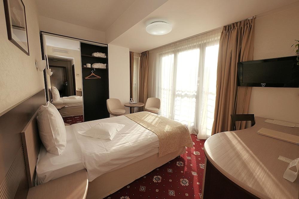 HOTEL BERTHELOT photo 4