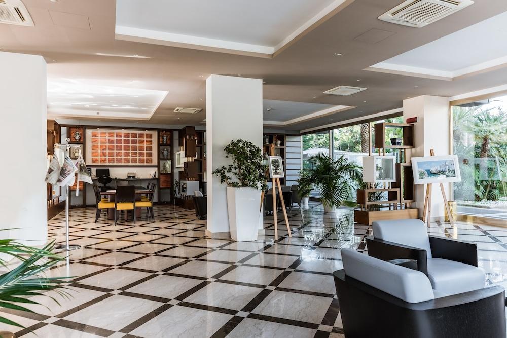 RONDO' HOTEL photo 3